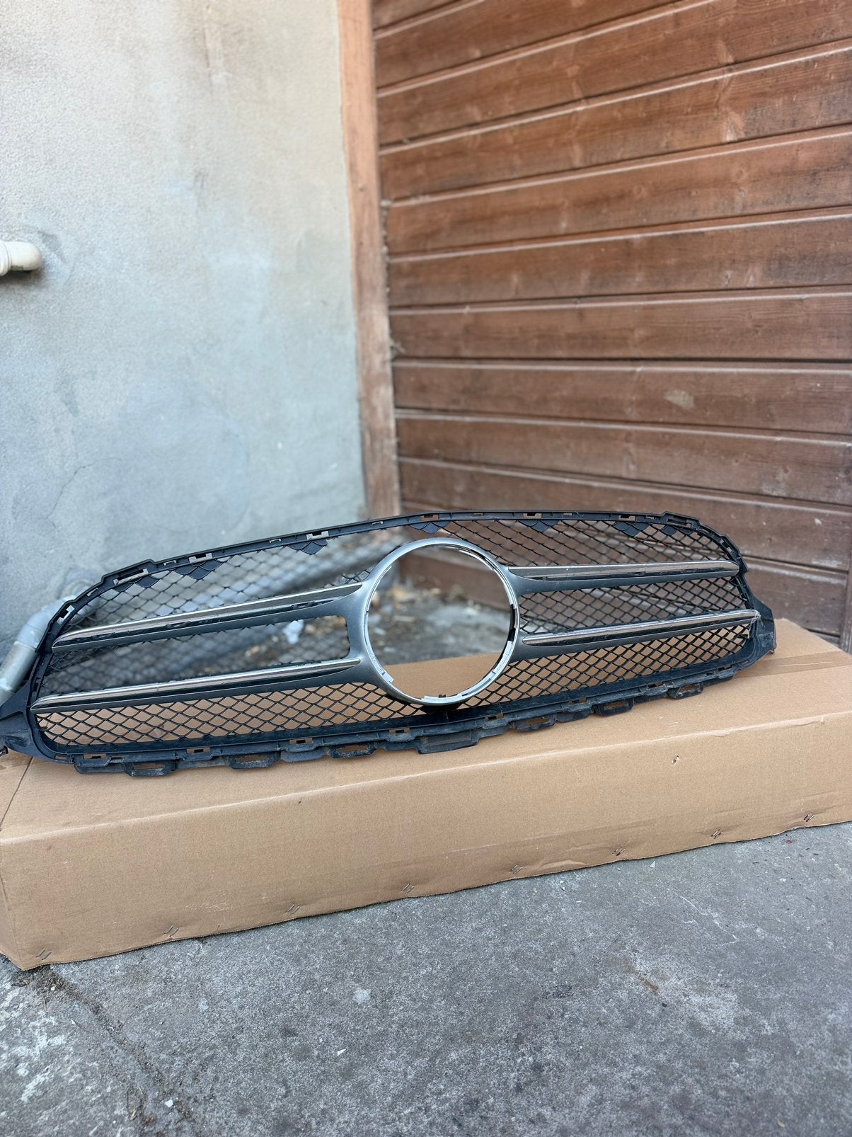 Calandre d'origine Mercedes Benz Classe C W205, Enlèvement