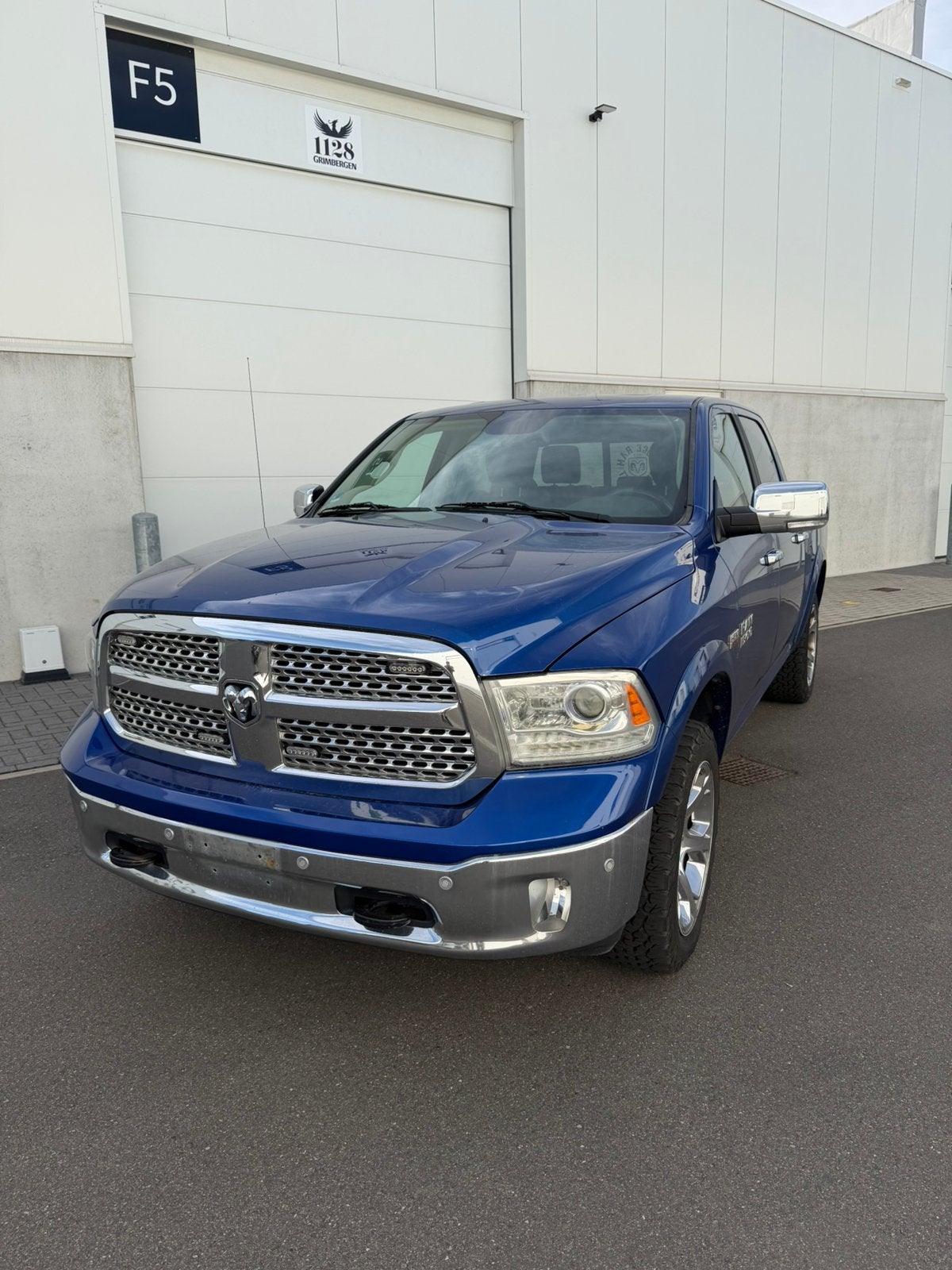 Dodge Ram 1500 laramie 2016, Auto's, Automaat, 4 deurs, Zwart, Blauw