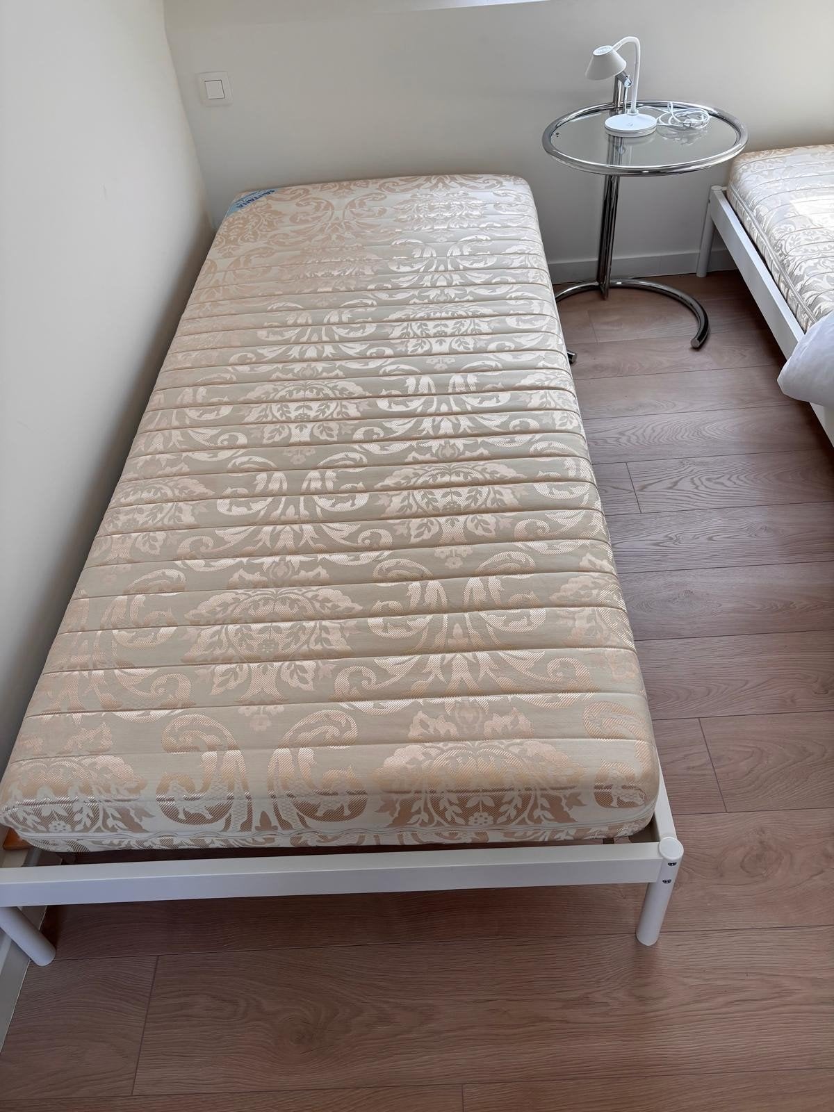 2x 1-persoonsbed te koop inclusief matras (prijs per stuk), Ophalen, Bedbodem