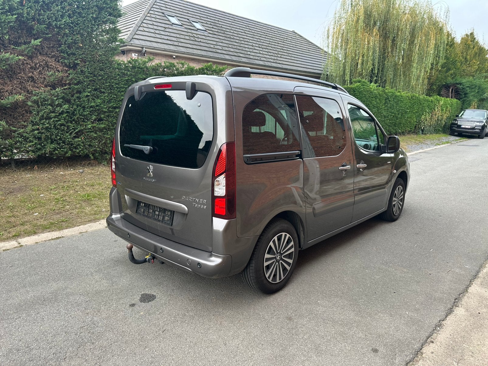 Peugeot Partner 1.2i 2018/111.000km/Navi, Stof, Mistlampen, Handgeschakeld, 5 deurs
