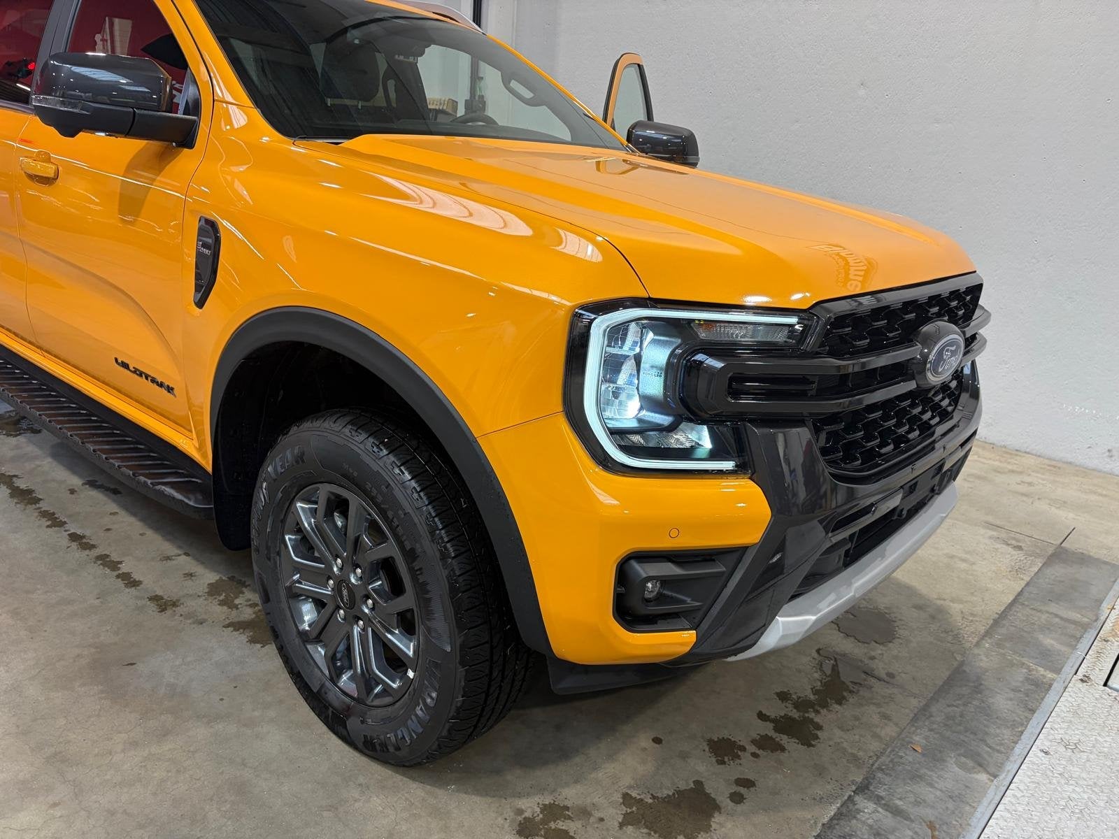 Ford Ranger 2.0 Super Cab EcoBlue Wildtrak 5Y GARANTIE ! NIE, Auto's, Ford, Automaat, Zwart, 4 cilinders, 2124 kg