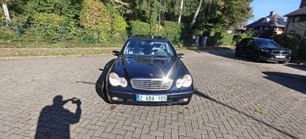 Mercedes C200K Automaat 2002 162 KM VOLLEDIG Euro 4 CT WIT, Automaat, Achterwielaandrijving, 4 cilinders, Blauw