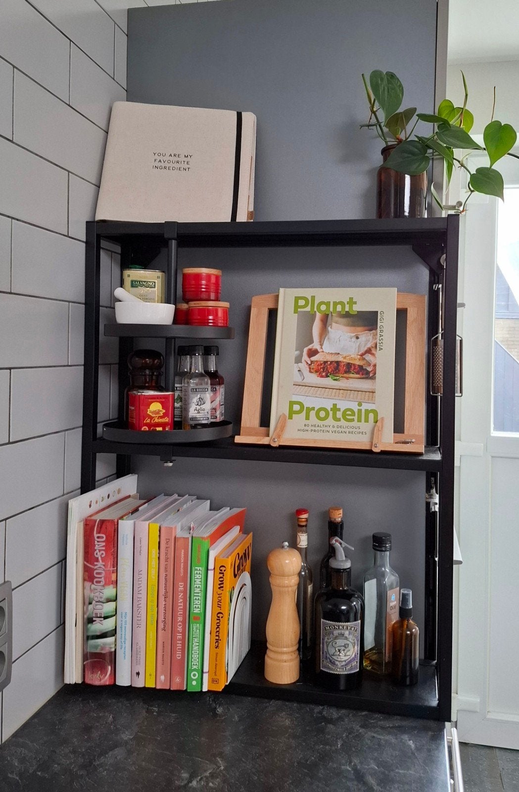 Ikea Enhet rek met draaiplateau, zwart metaal, Ophalen, Zo goed als nieuw