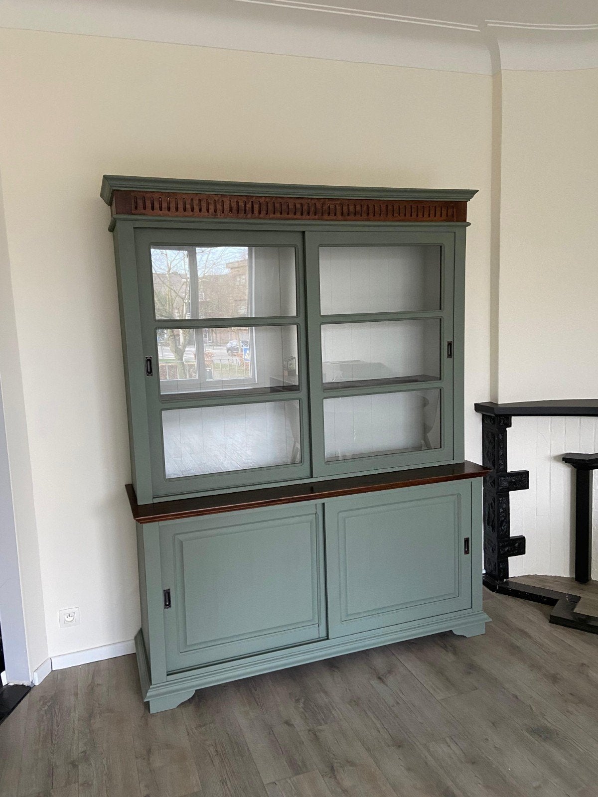 Mooie houten kast, Ophalen