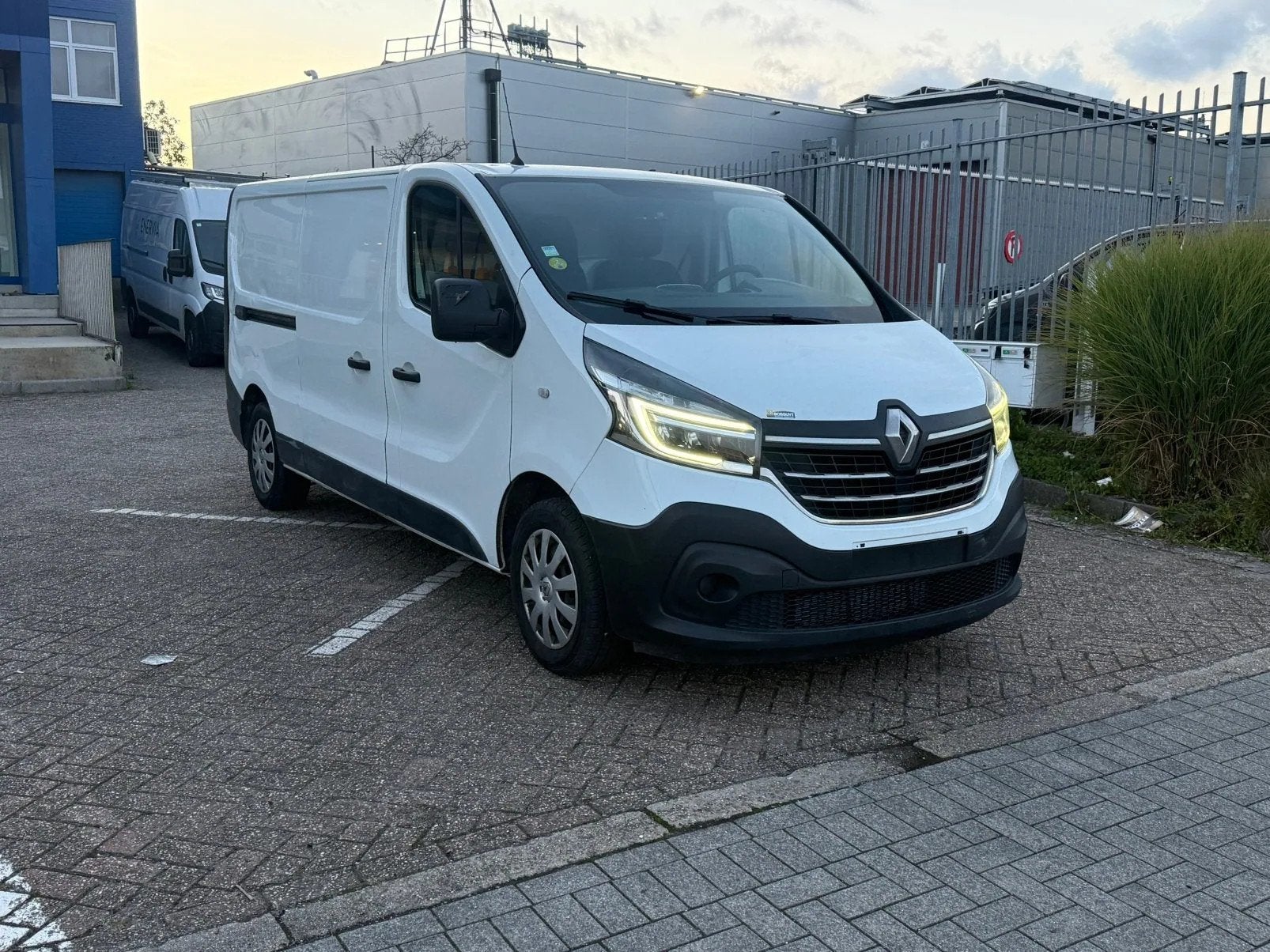 RENAULT TRAFIC 2.0DCI /EURO-6D/CONTRÔLE OK/NAVI/CAMERA, Euro 6, Entreprise, 3 places, Autres couleurs