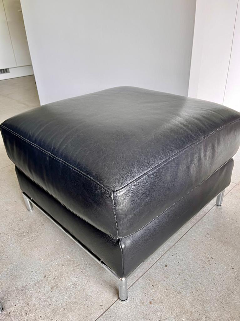 Design poef - zwart leer & chroom - 60x60 cm, Carré, Enlèvement, Utilisé, 50 à 75 cm