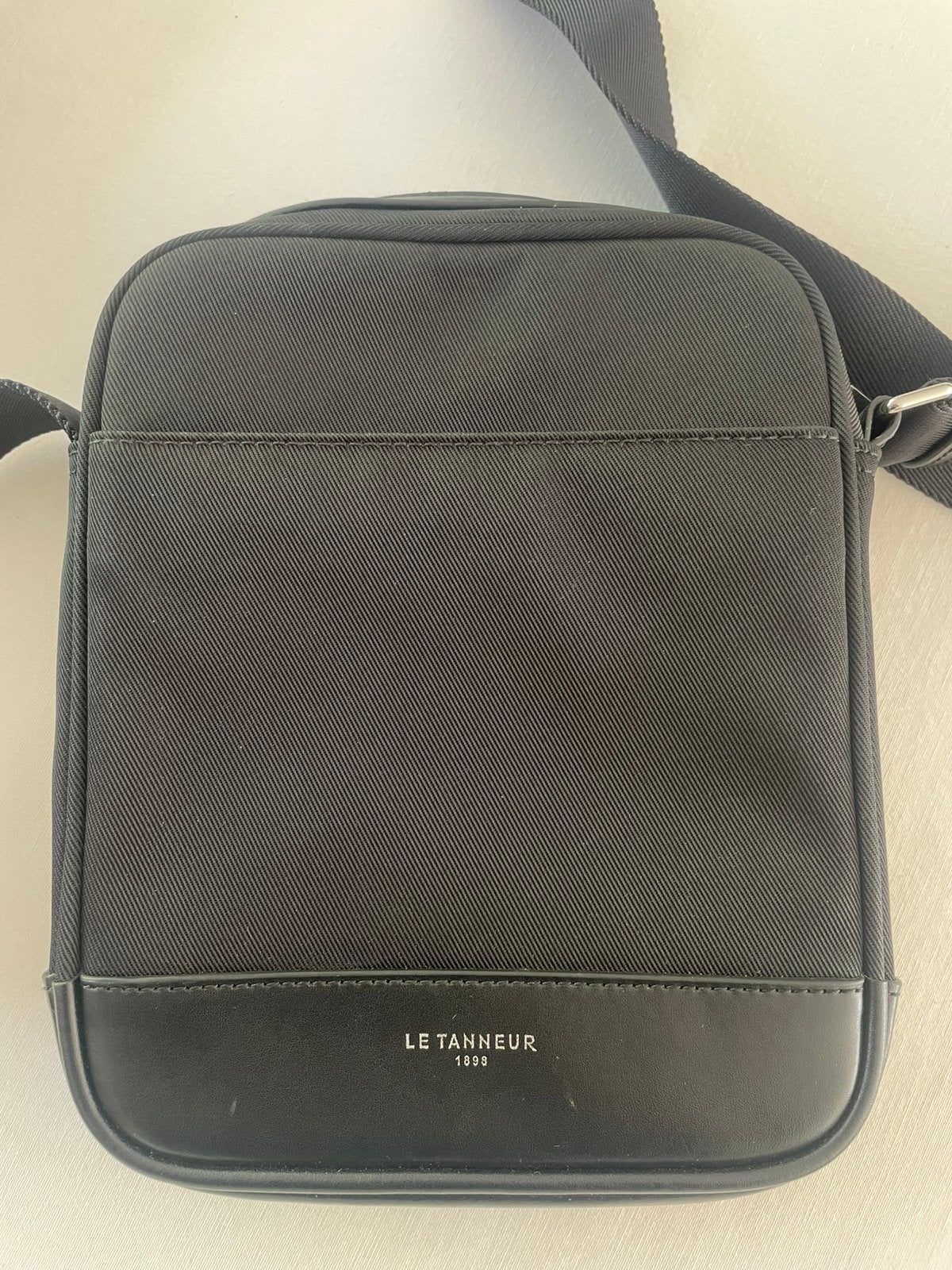 Sac bandoulière LE TANNEUR, Bijoux, Sacs & Beauté, Accessoires Autre, Enlèvement ou Envoi, Comme neuf