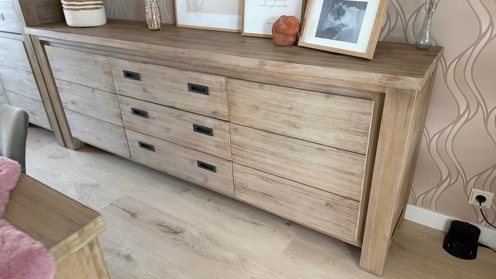 Massief houten dessoir - Henders & Hazel, Ophalen, Zo goed als nieuw