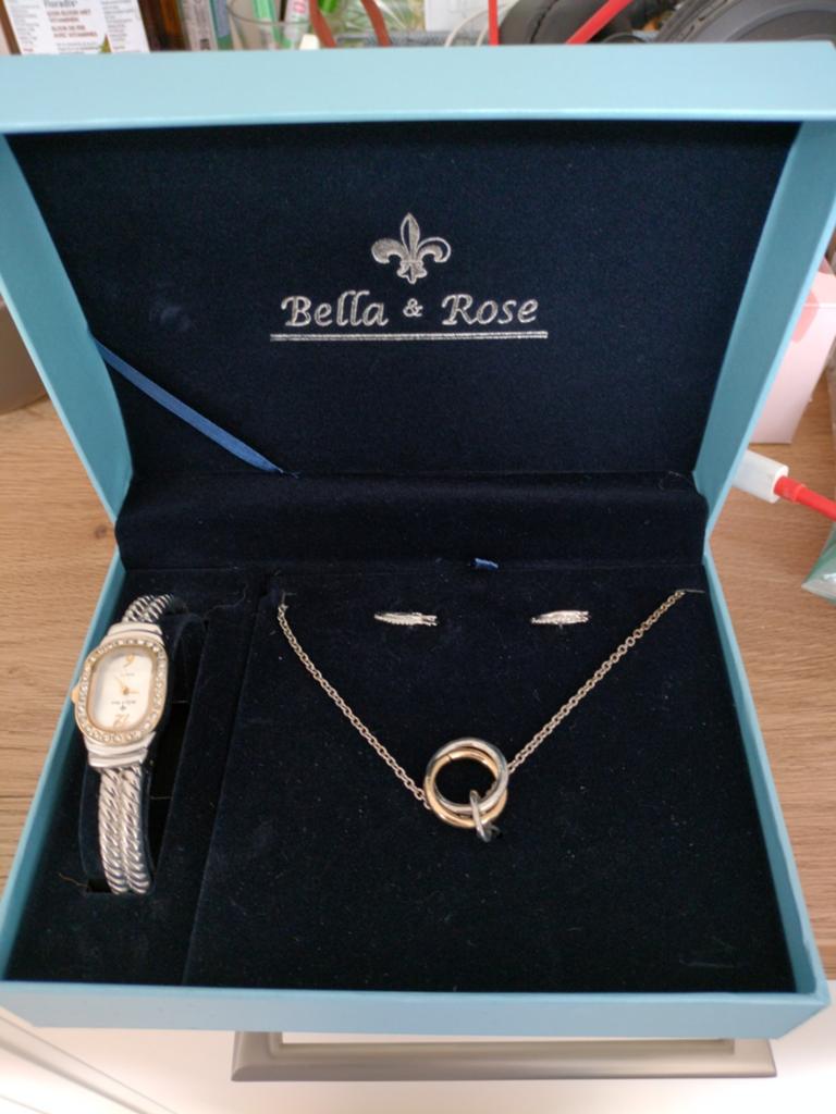 Complete set:horloge, oorringen en ketting, Ophalen, Zo goed als nieuw