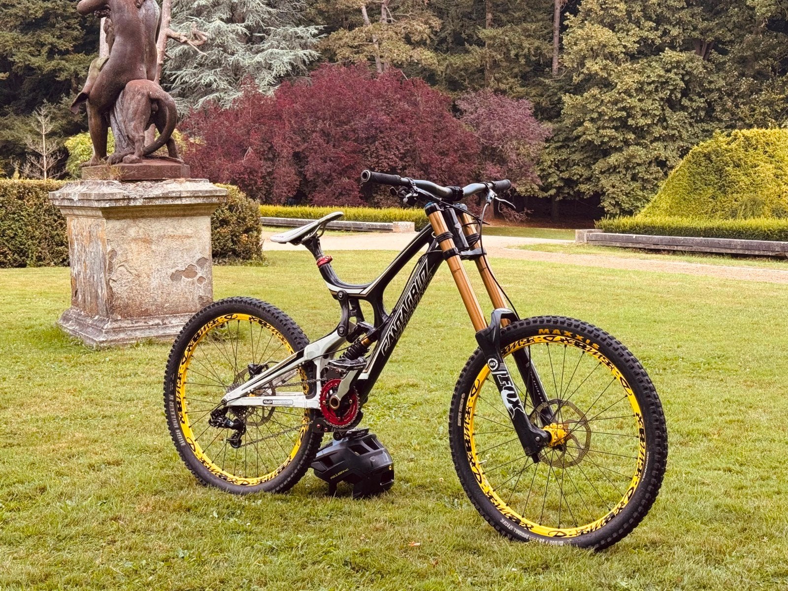 Santacruz V10 "Dream Build" configuration, Neuf, Autres marques, 45 à 49 cm, Enlèvement