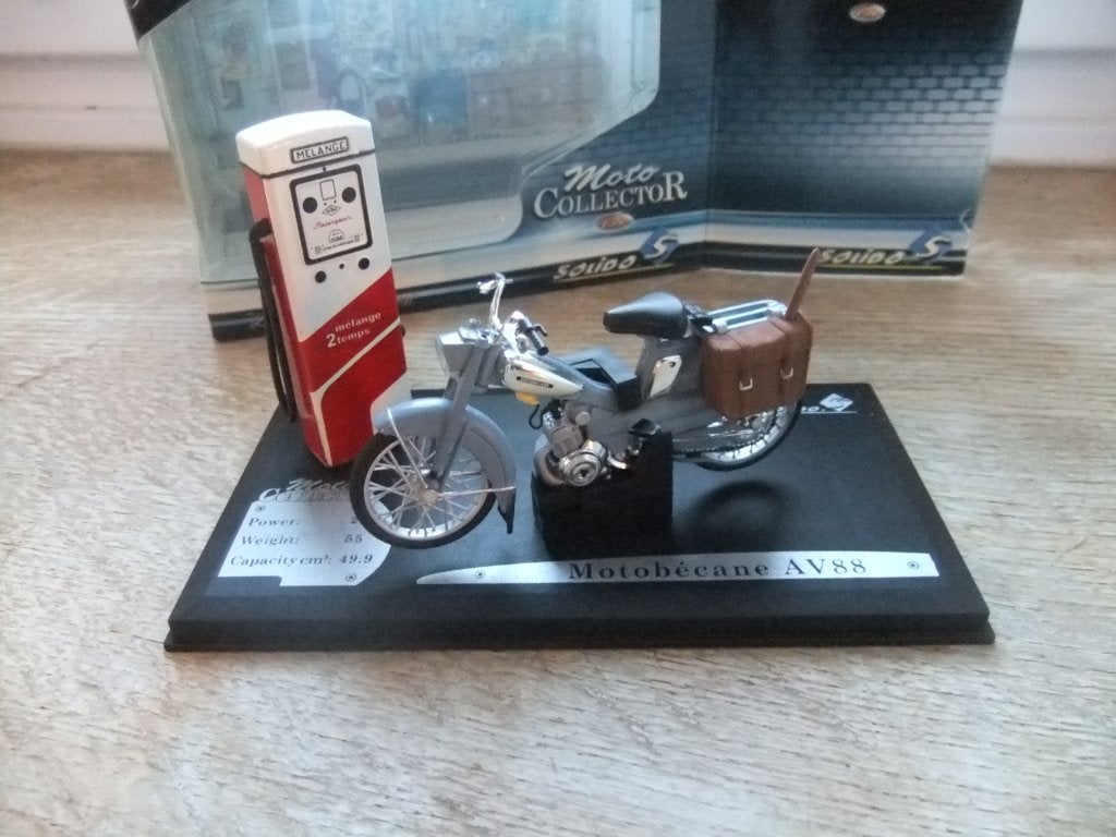 Solido - Motobécane AV88 de 1966 1/10, Enlèvement ou Envoi, Neuf, Autres types, Solido