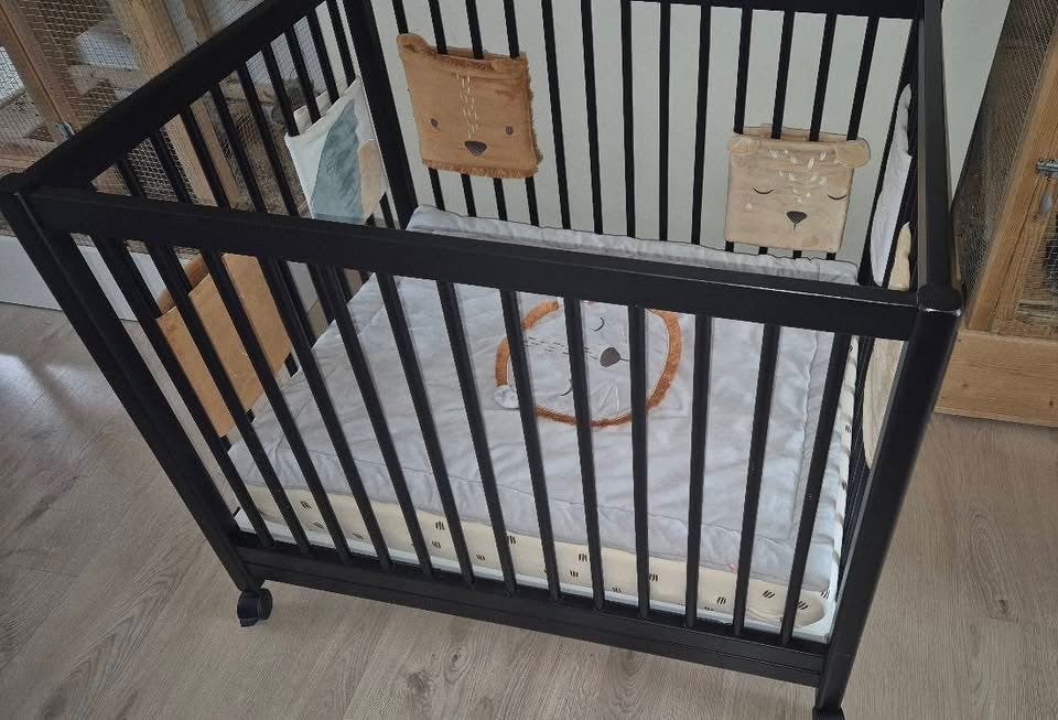 zwart babypark (inclusief volledige aankleding), Kinderen en Baby's, Ophalen, Gebruikt, Rechthoekig, In hoogte verstelbaar