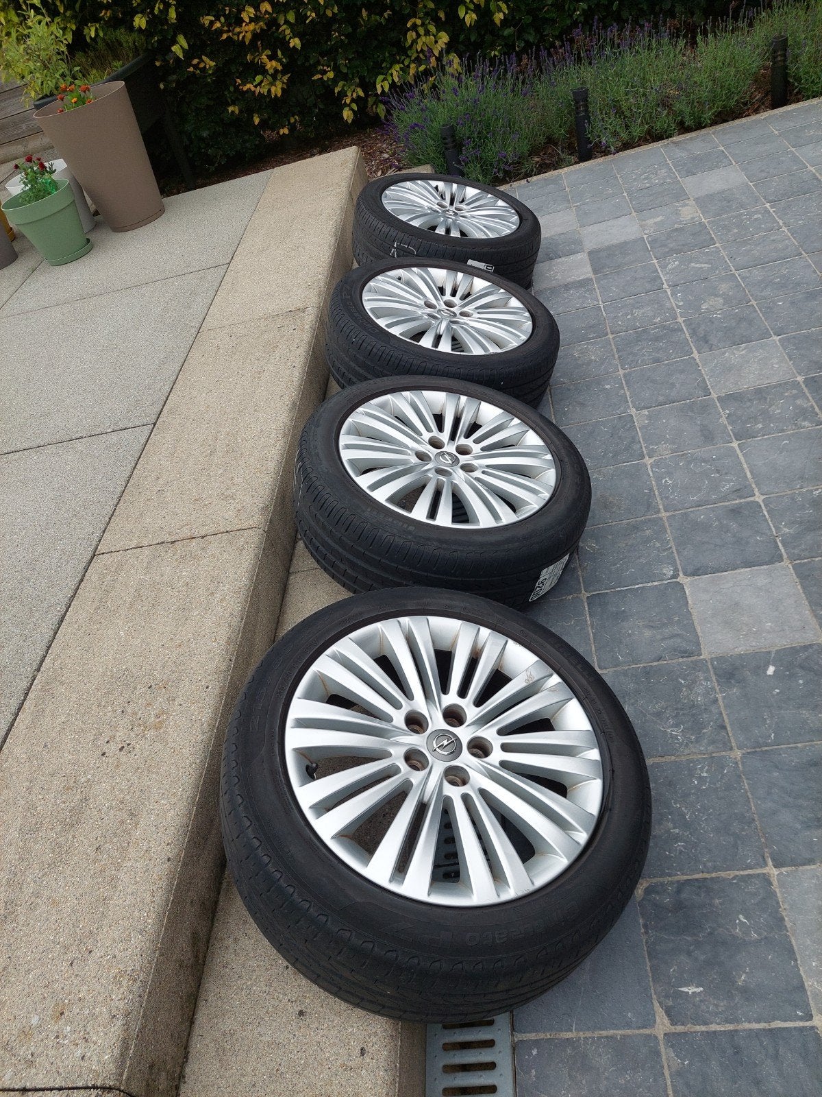 Zomerbanden pirelli + velgen, Ophalen, Zomerbanden, Velg(en)