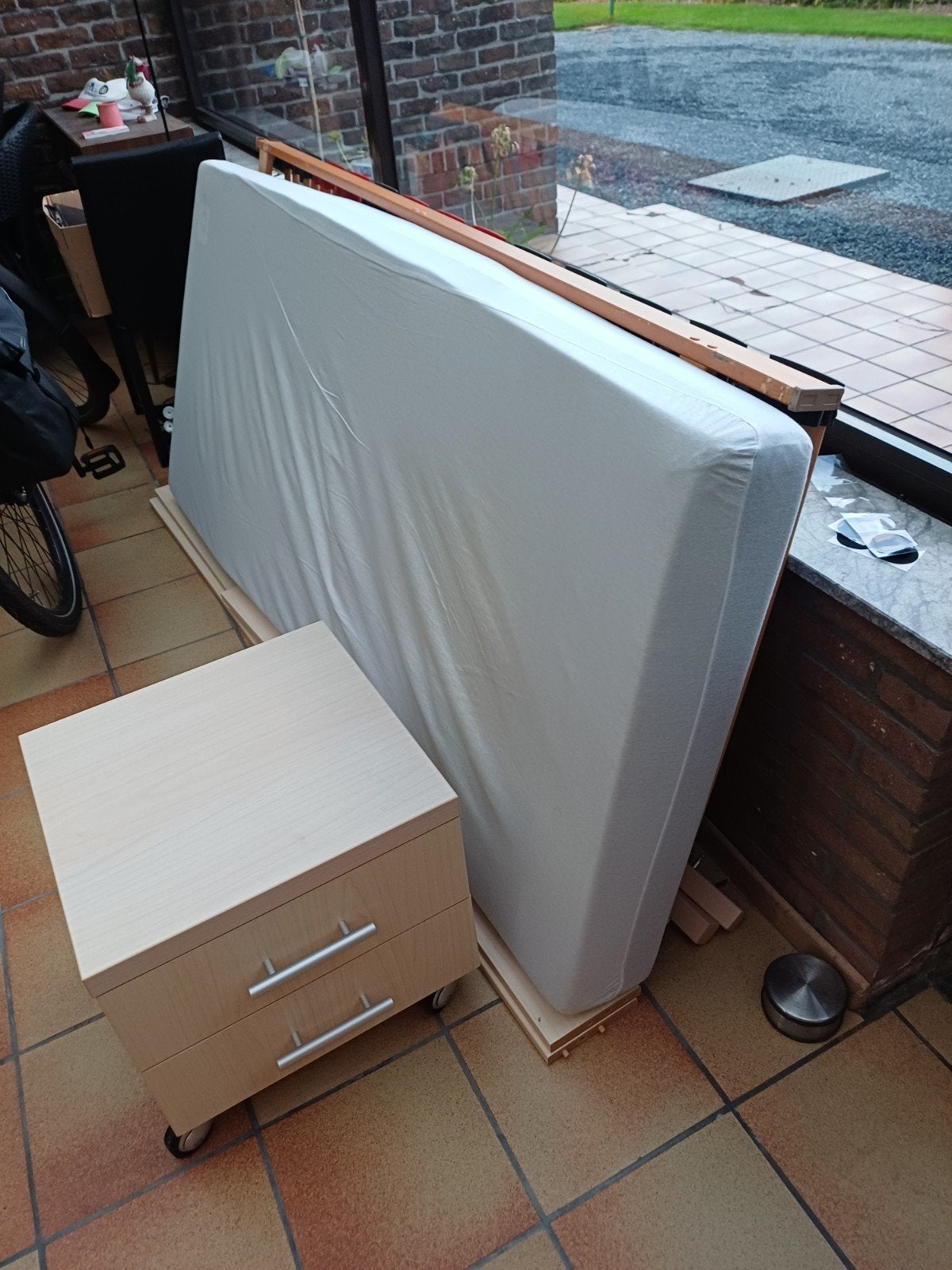 Eenpersoonsbed 80x190 cm – inclusief lattenbodem, matras & n, Huis en Inrichting, Gebruikt, Eenpersoons, Bruin, 80 cm