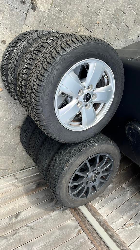Twee sets mini cooper velgen 200€ voor twee sets !!, Auto-onderdelen, Banden en Velgen, Ophalen, Winterbanden, Band(en)