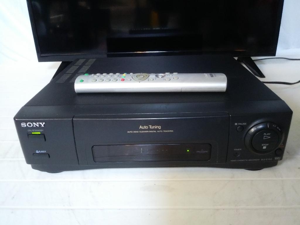 Sony SLV-E105 video recorder met afstandsbediening, Enlèvement ou Envoi, Utilisé, Lecteur ou enregistreur VHS