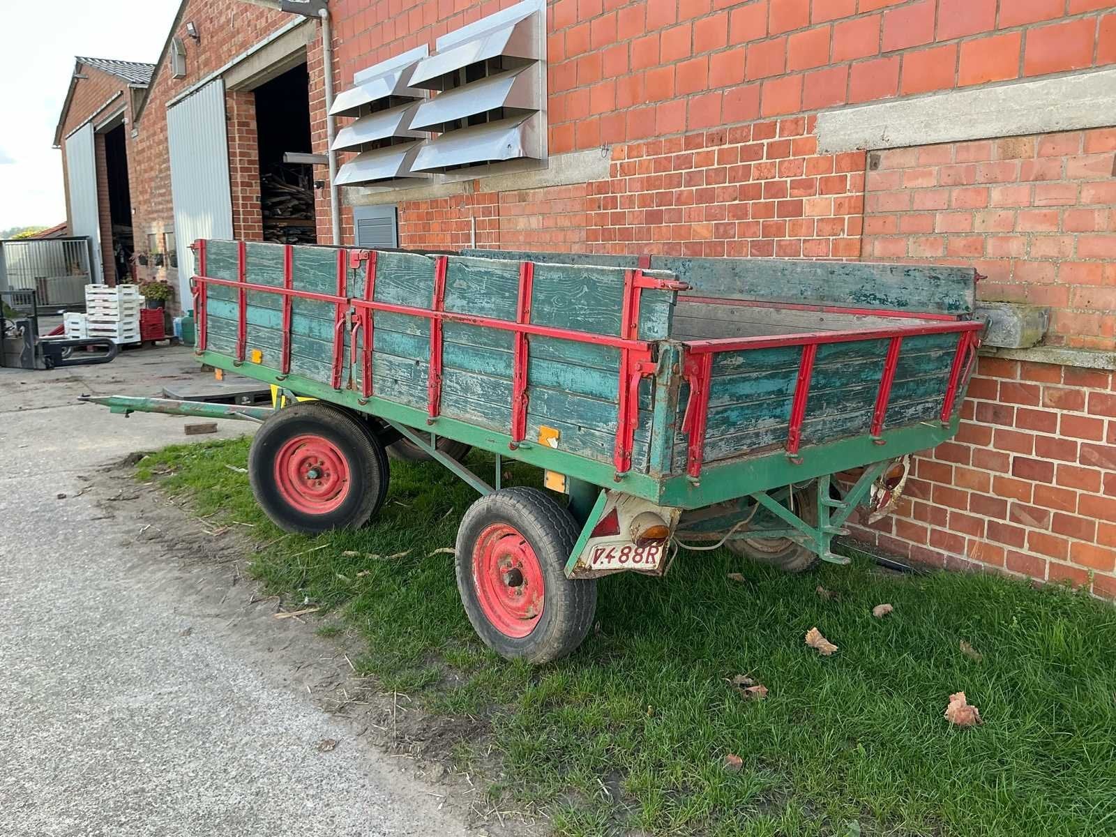 Remorque agricole à 2 essieux avec planches latérales en b, Utilisé