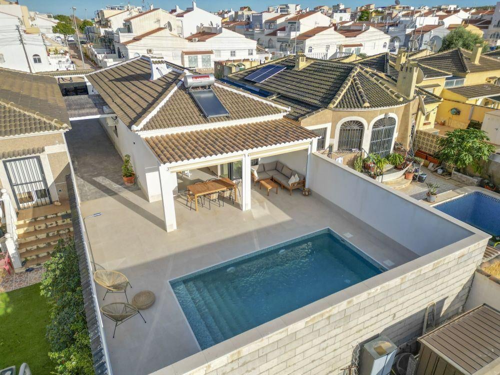 Villa rénovée avec piscine à Torrevieja, Maison d'habitation, 3 pièces, 100 m², Torrevieja