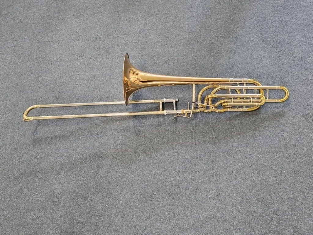 Holton TR-181 Bb/F/Gb/D Bass Trombone, Muziek en Instrumenten, Ophalen, Gebruikt, Bas