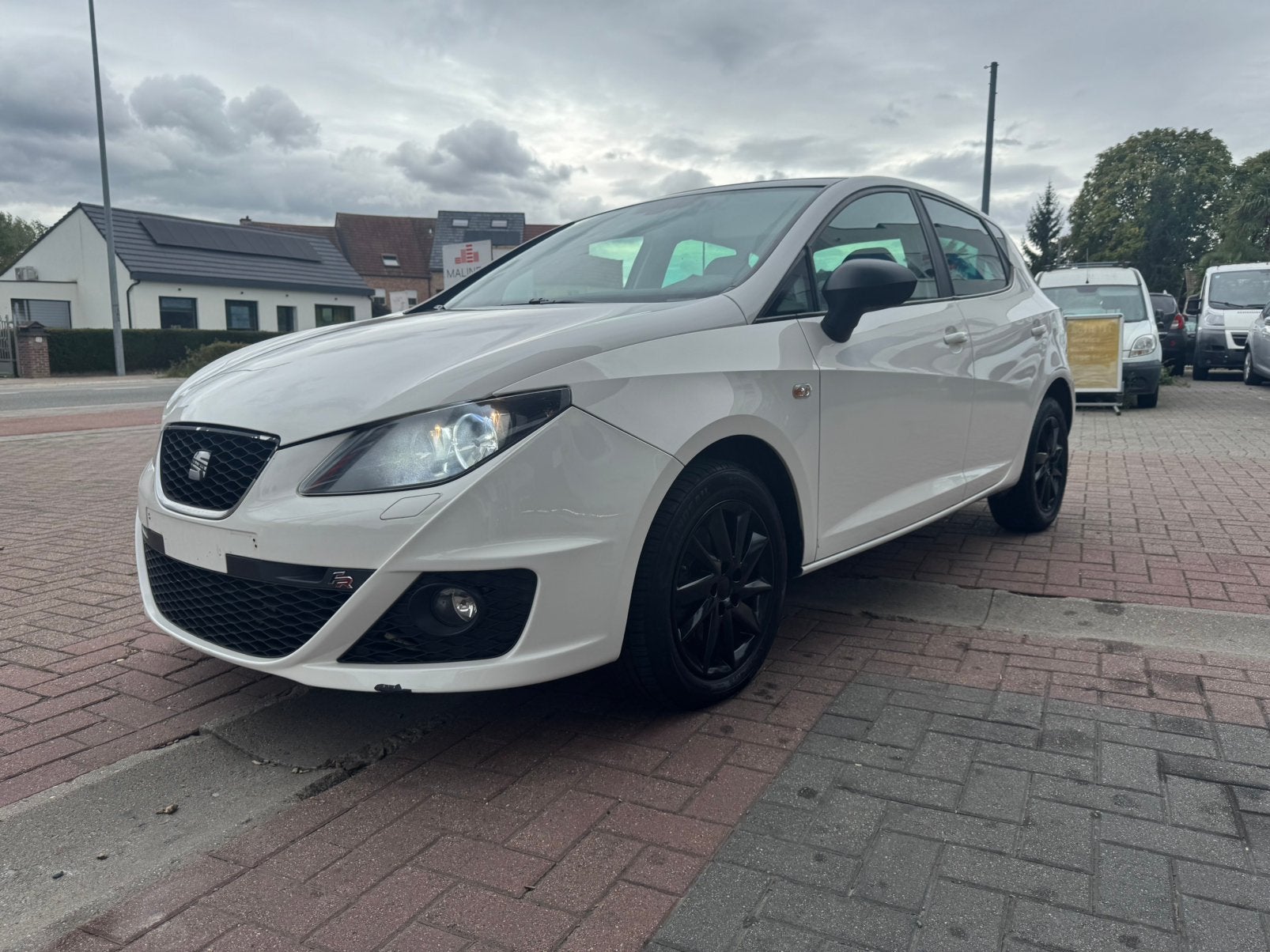 Seat Ibiza 1.4 - ESSENCE - AUTOMATIQUE - 170.000km - 2010, Autos, Cuir, Euro 5, Achat, Entreprise