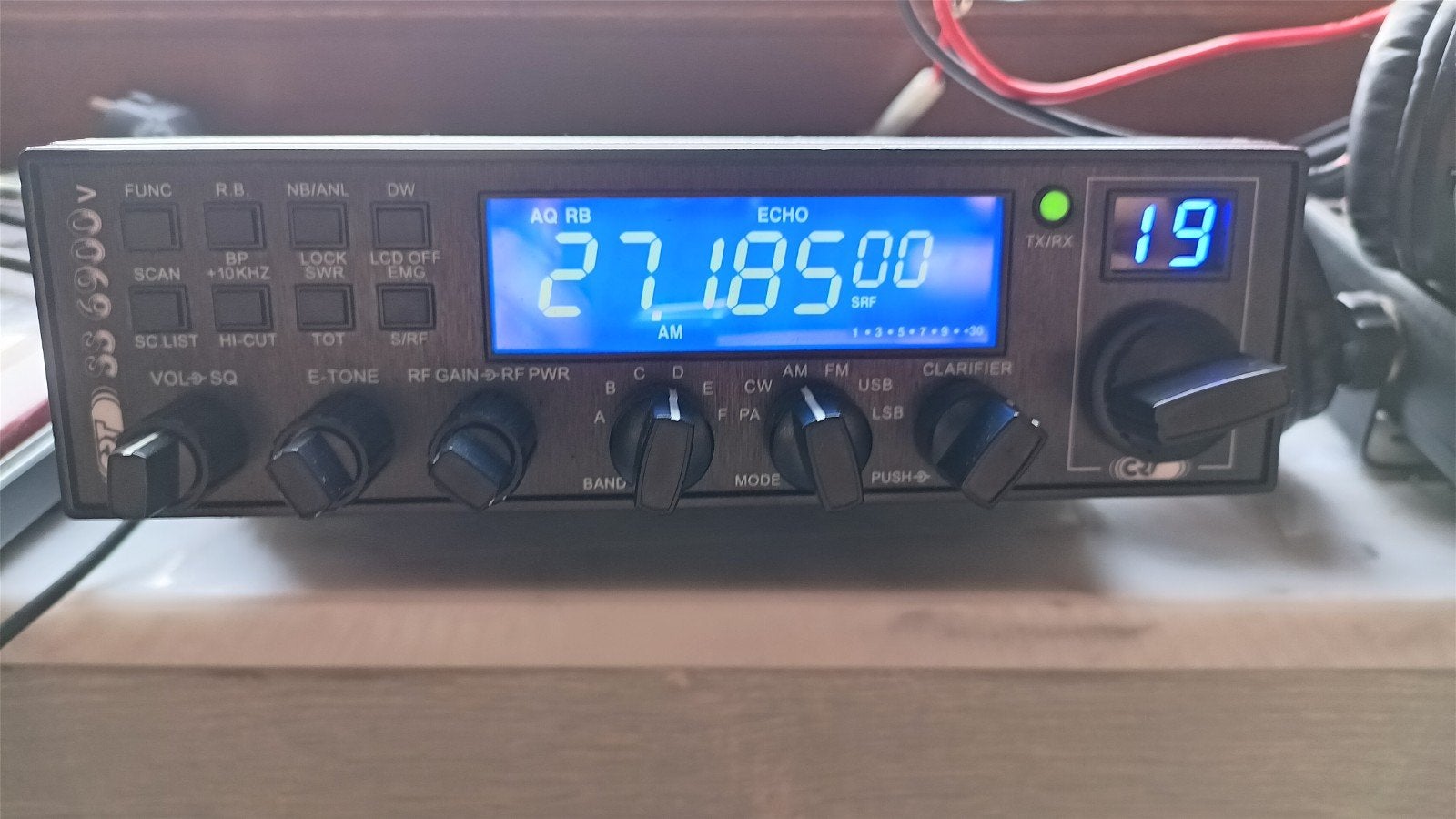 crt SS 6900 v8 Cibi, Telecommunicatie
