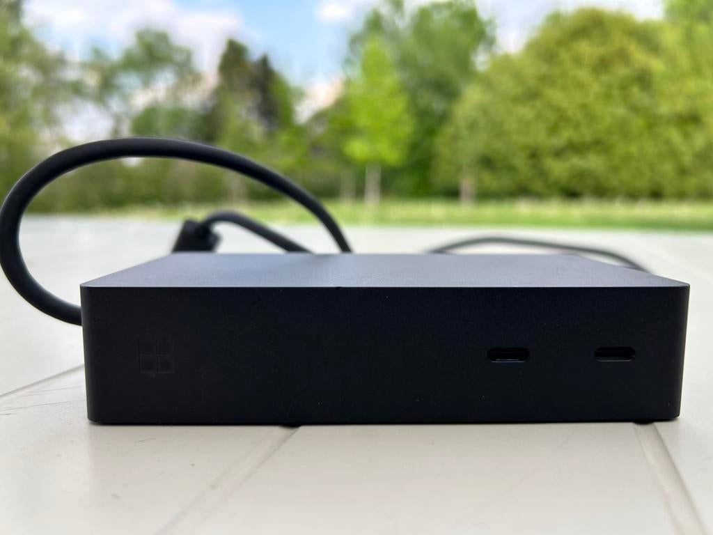 Microsoft Surface Dock 2 – docking voor Surface Laptop/Pro, Computers en Software, Dockingstations, Zo goed als nieuw, Laptop