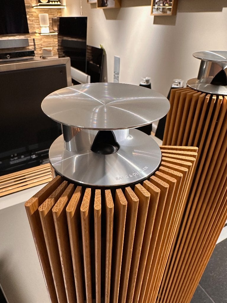 Bang & Olufsen Beolab 18 Alu/Silver met Oak lamellen - B&O, Stereo speakers, Info@bang-olufsen.dk, Geschikt voor surround/home cinema