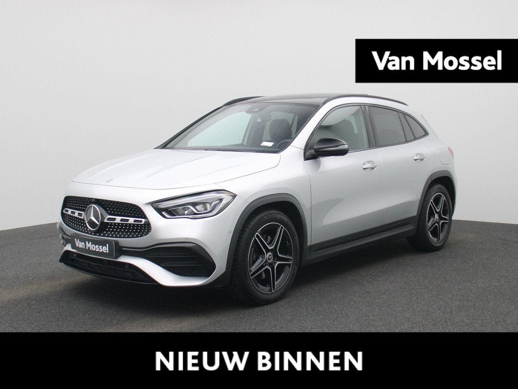 Mercedes-Benz GLA GLA 180 AMG Line PANODAK | LEDER | CAMERA, Auto's, Mercedes-Benz, Stof, Gebruikt, 4 cilinders, 136 pk