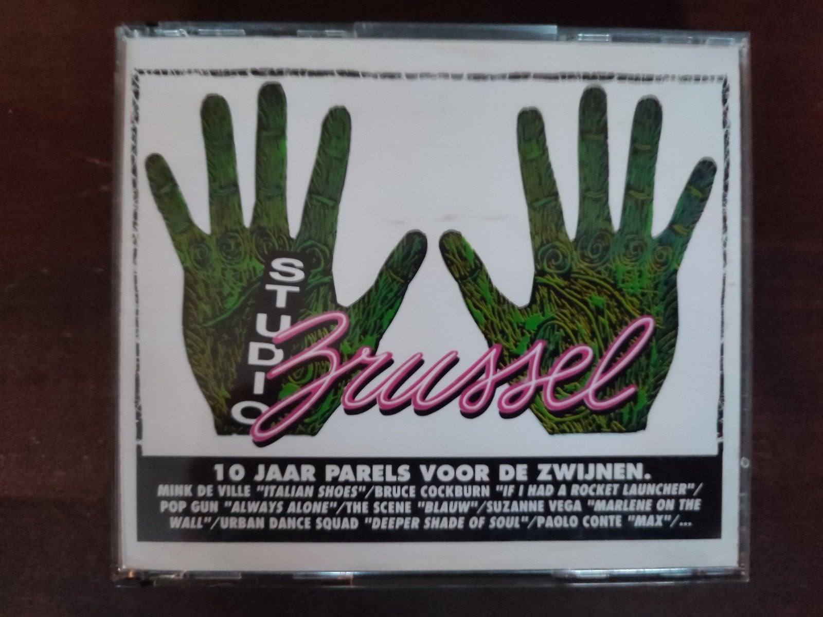 2-CDbox : 10 JAAR PARELS VOOR DE ZWIJNEN  (STUDIO BRUSSEL), Cd's en Dvd's, Ophalen of Verzenden