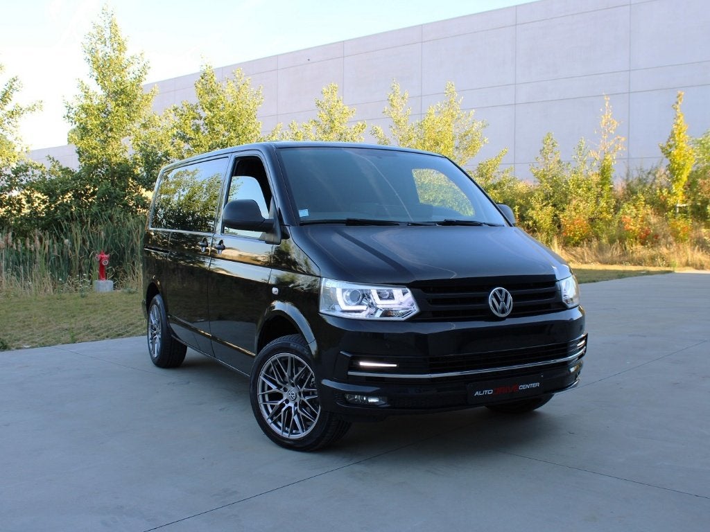 ✅Vw Transporter – 2.0TDi - 180pk * Automaat * Trekhaak * Led, Auto's, Bestelwagens en Lichte vracht, USB, Zwart, 4 cilinders, Volkswagen