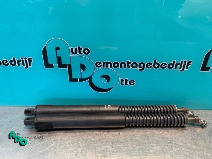 Kit amortisseur gaz hayon d'un Peugeot 307 (307 01-), -, 3 mois de garantie, Utilisé, -