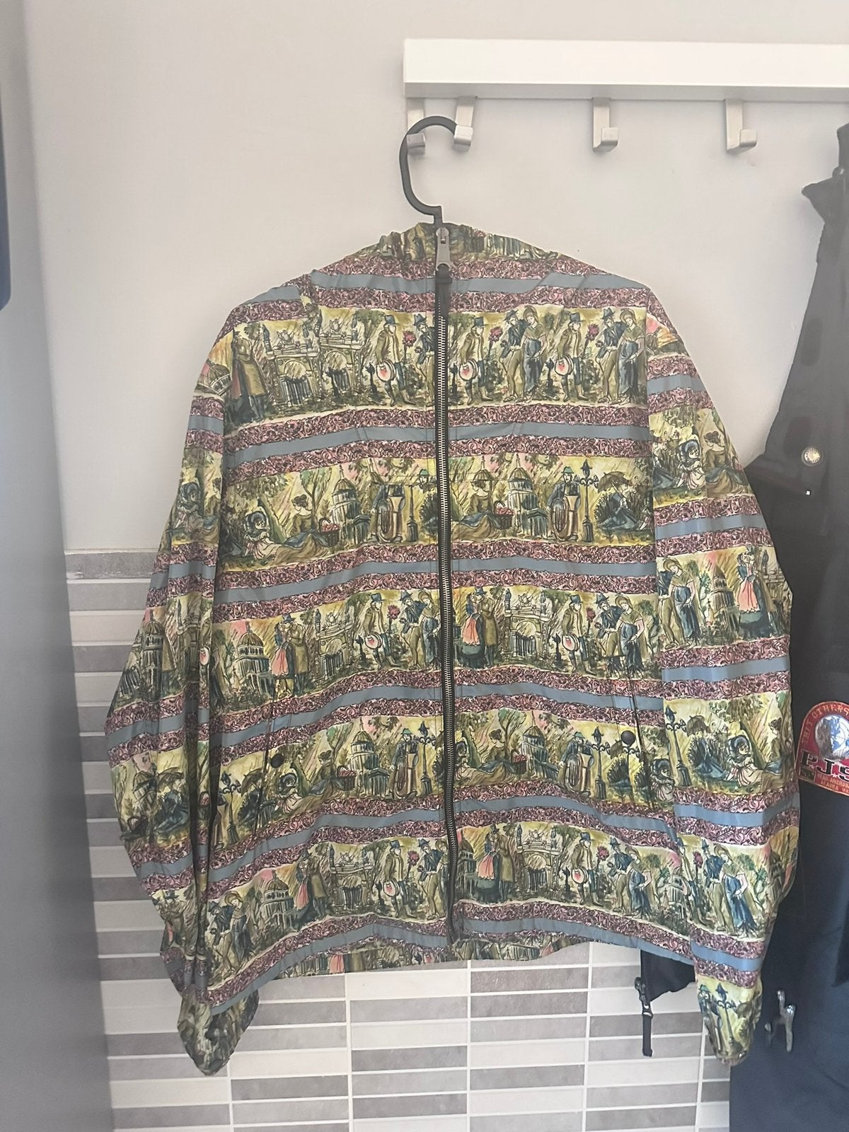 Burberry fullerton artistic print, Ophalen, Zo goed als nieuw, Maat 48/50 (M)
