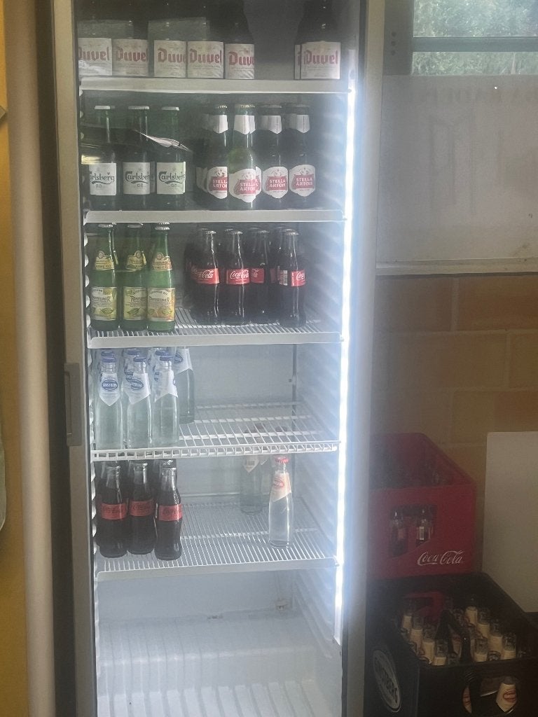 Dranken koelkast, Ophalen