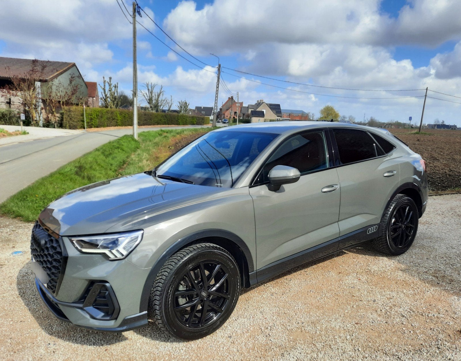 Audi Q3 Sportback 1.5tfsi manueel, Auto's, Audi, Voorwielaandrijving, 139 g/km, 4 cilinders, Leder