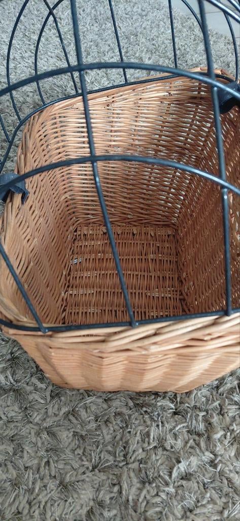 Hondenmand voor op fiets met metalen rooster, Dieren en Toebehoren, Ophalen, Zo goed als nieuw, Riet