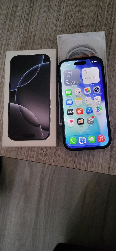 IPhone 16 pro, Telecommunicatie, Mobiele telefoons | Apple iPhone, 99 %, Zwart, IPhone 16, Zo goed als nieuw