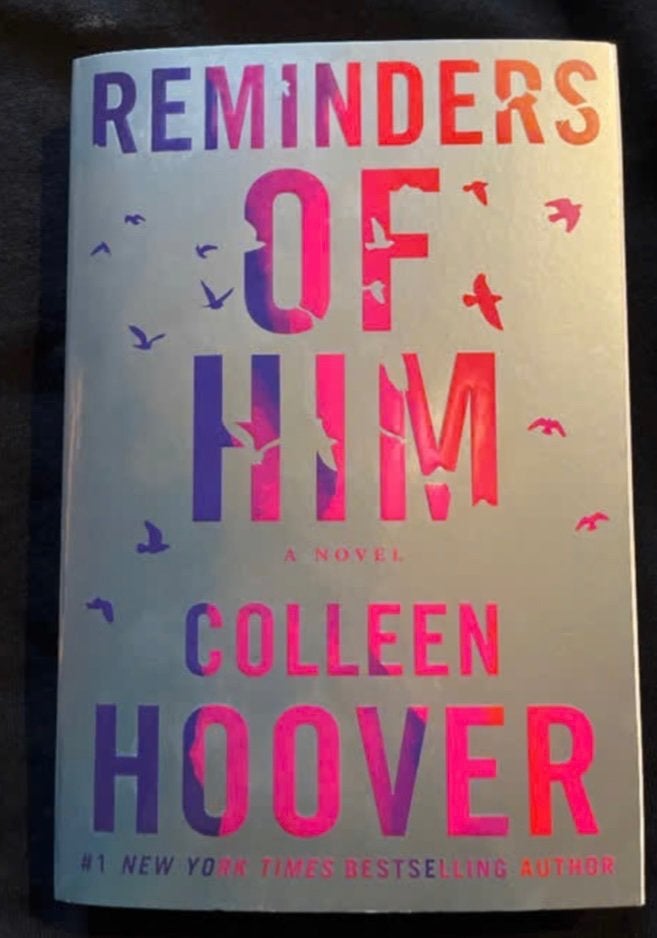 Colleen hoover - reminders of him, Boeken, Ophalen of Verzenden, Nieuw, Non-fictie