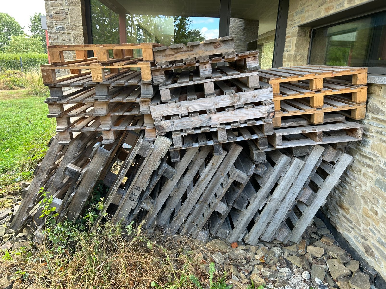 Lot de 37 palettes en bois, Bricolage & Construction, Moins de 200 cm, Comme neuf, Épicéa, Palette