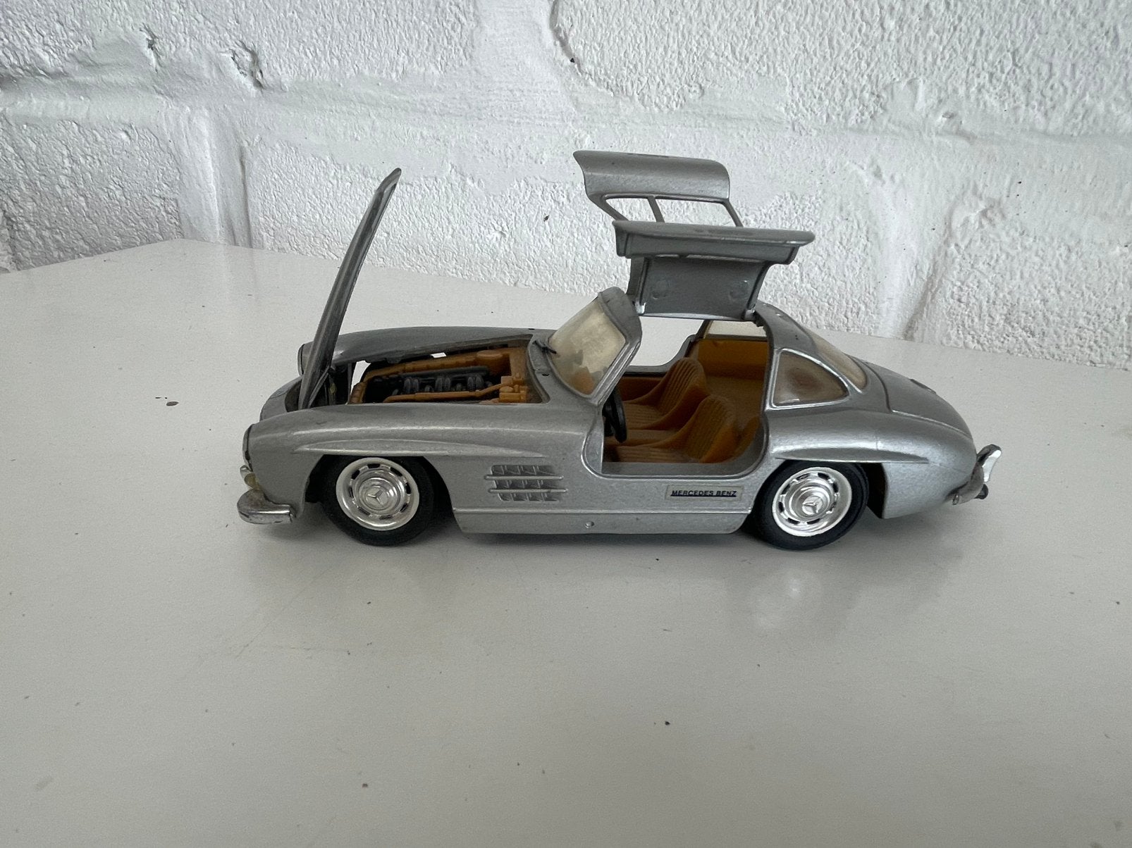 Vintage Bburago Mercedes-Benz 300 SL Gullwing (1954), Ophalen of Verzenden, Zo goed als nieuw