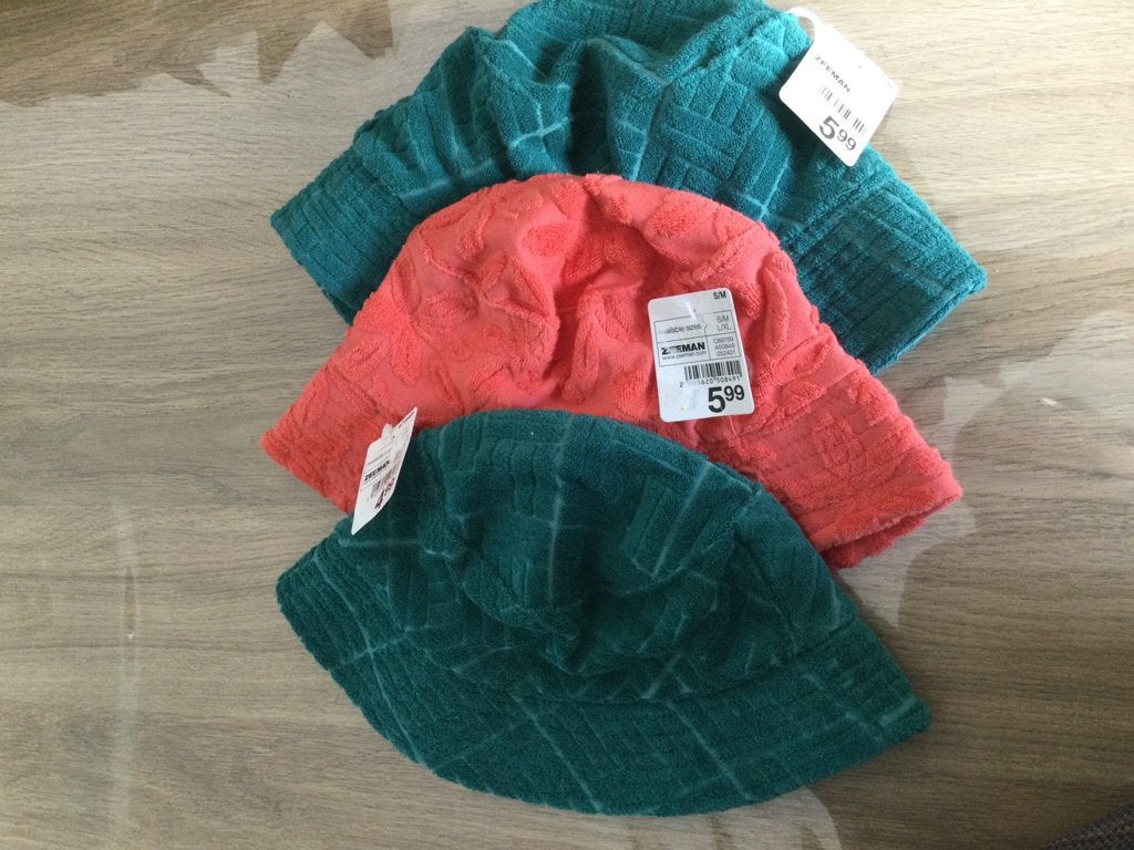 3 leuke hoedjes, verschillende maten, nieuw, etiket nog aan., Kleding | Dames, Ophalen, Nieuw, Hoed