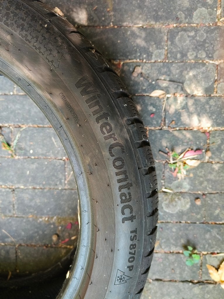 Set van 4 winterbanden - Continental- 215/50 R 17 V XL, Auto-onderdelen, Banden en Velgen, Ophalen, 17 inch, Winterbanden, Band(en)