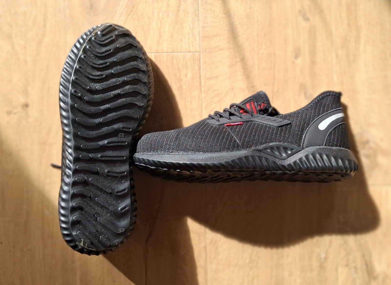 Veiligheidsschoenen - Maat 43 - Sneakers, Enlèvement ou Envoi, Comme neuf, Baskets, Noir