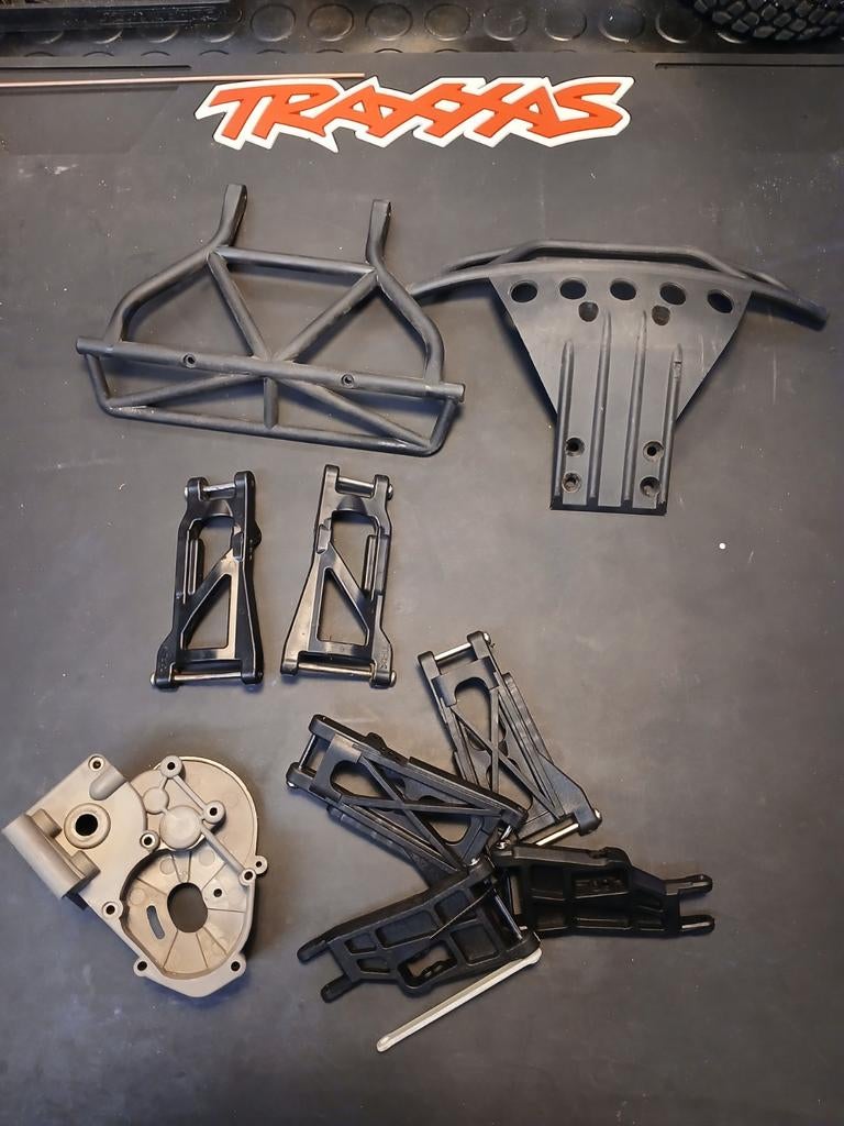 Pièces Traxxas Slash 2WD, Enlèvement ou Envoi