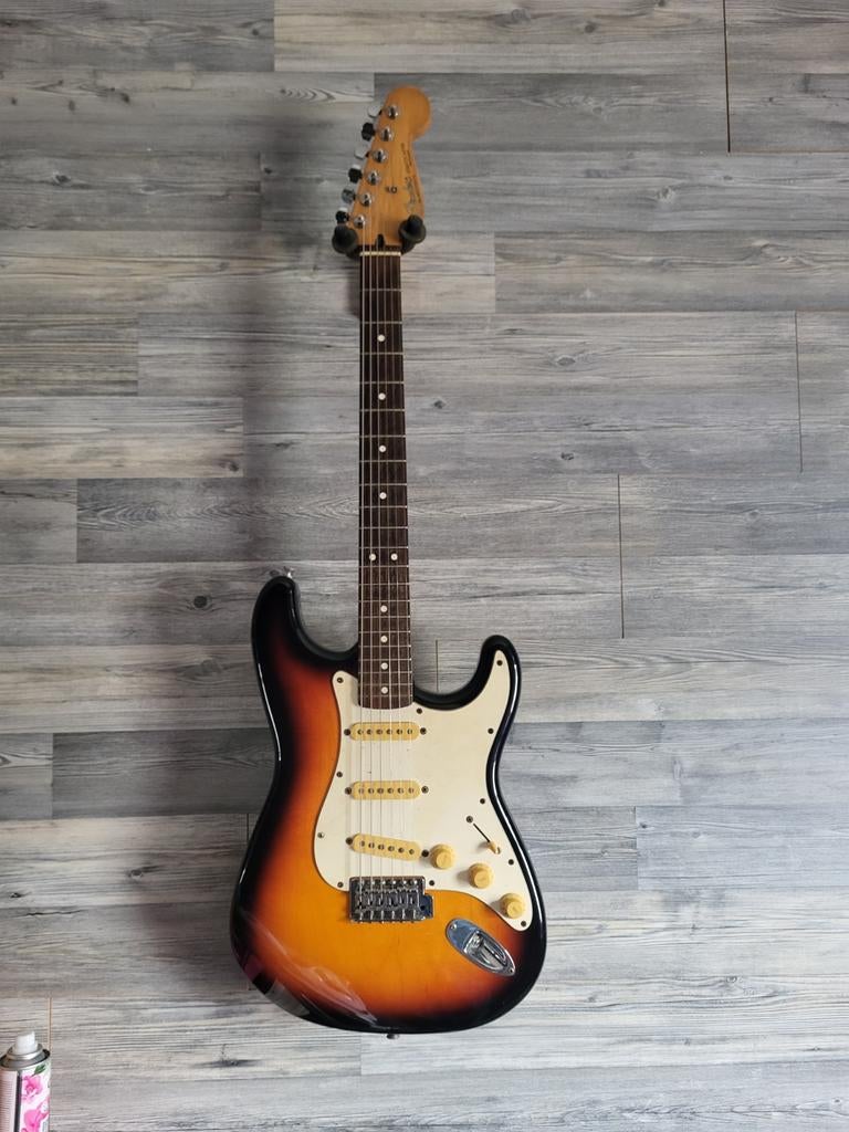 Fender stratocaster, Musique & Instruments, Instruments à corde | Guitares | Électriques, Fender