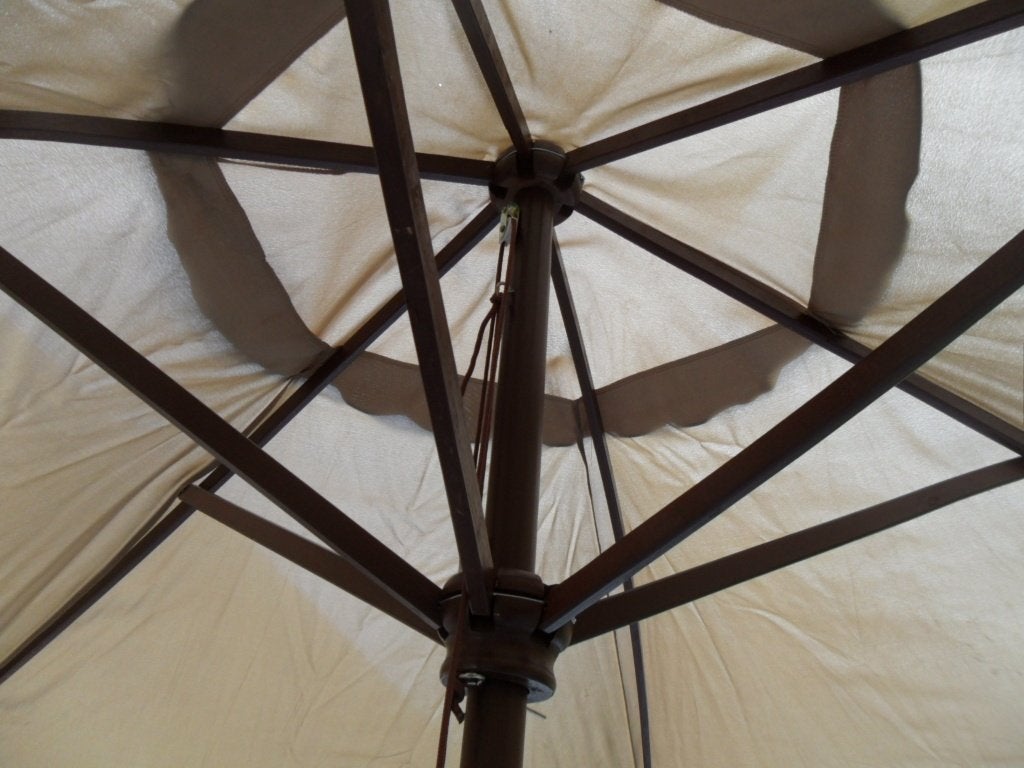 Parasol taupe en bois diamètre 2,80m avec système de poulies, Enlèvement, Comme neuf