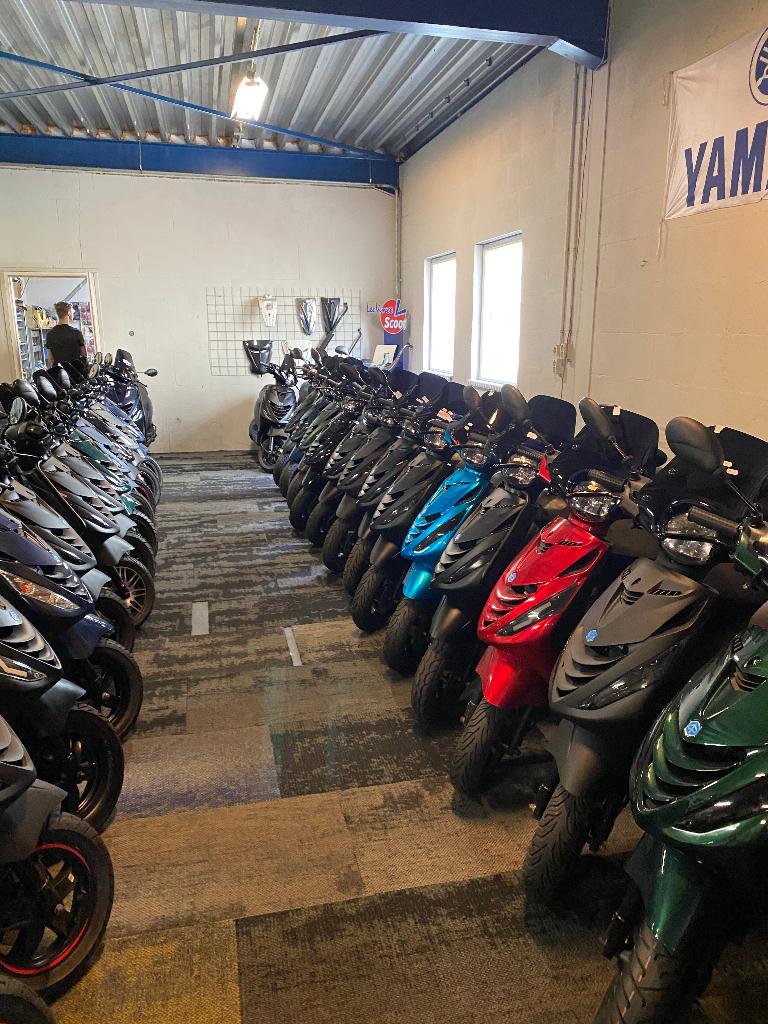 GROOT AANBOD PIAGGIO ZIP, Classe B (45 km/h), Enlèvement, Utilisé, Speedfight
