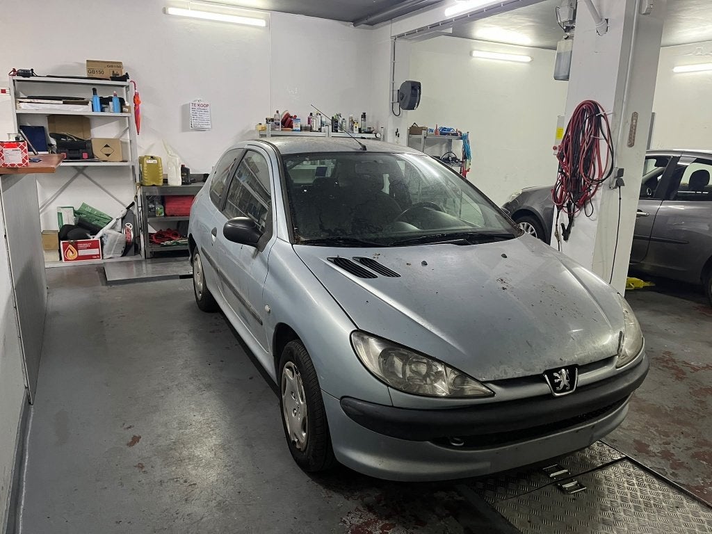 Peugeot 206 1.1i Benzine 2003, Autos, Argent ou Gris, Achat, Entreprise, Boîte manuelle