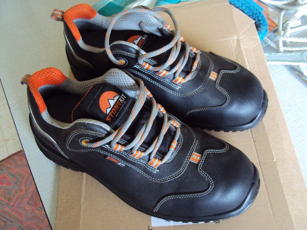 Chaussures de sécurité taille 43, Enlèvement ou Envoi, Neuf