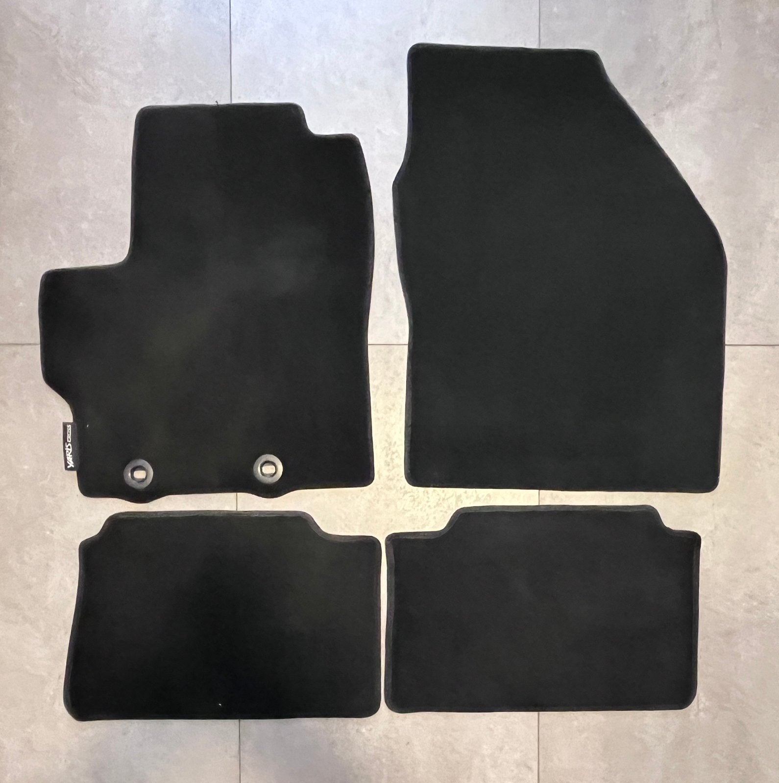 Tapis textile d'origine Toyota Yaris Cross  4 pièces, Enlèvement, Comme neuf