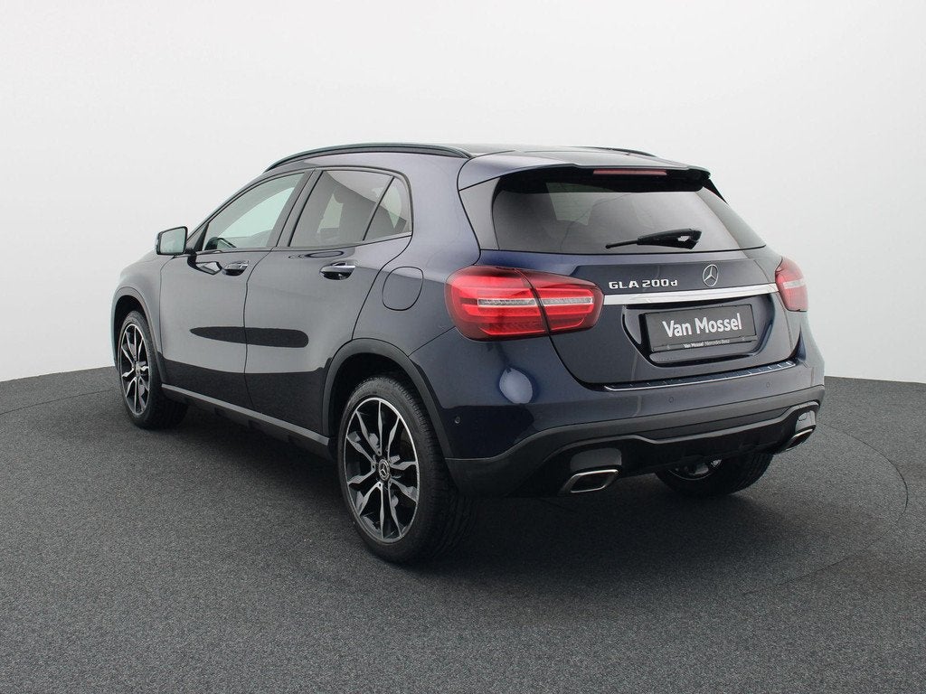 Mercedes-Benz GLA 200 d Business Solution + LED + AUTO AIRCO, Autos, Mercedes-Benz, 100 kW, Achat, Entreprise, 136 ch